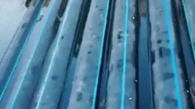 淫荡小姐姐和炮友开着车从郊区一路发浪到宾馆，一到宾馆就兽性大发欲火焚身！