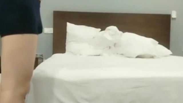神秘人探花 北京大哥与漂亮妹妹一起体验性爱的没好~温柔呵护才能更有碍，颜值身材都不错，几百元就就能体验优质穴穴~