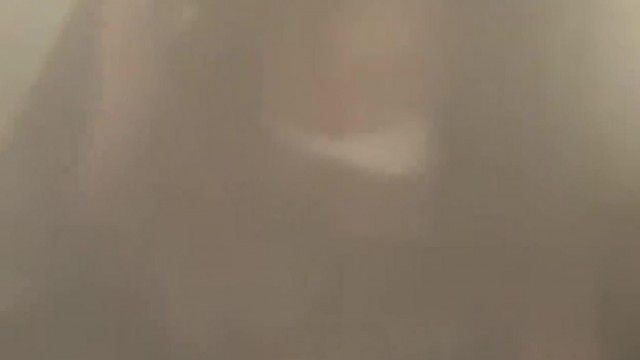 [香港] 运动型正妹停车场车震有妇之夫?!被偷拍只好驾车逃逸!!