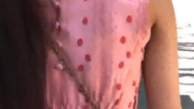 可愛學生妹在滄涇大道39℃高溫下露臉脫光跳舞