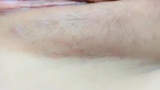 双马尾妹子黄瓜抽插近距离特写 逼逼挺嫩