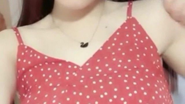 高顏值年輕美女身材苗條 掰開粉嫩小穴 十分誘人