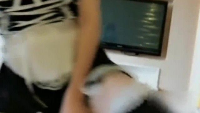网红美少女押尾貓首次做爱羞涩难当 黑丝女仆装翘美臀无套后入
