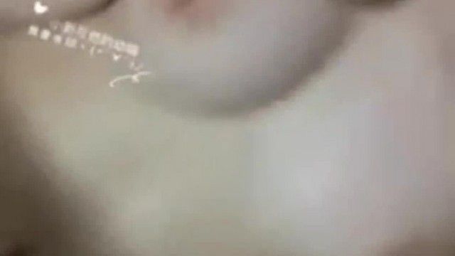 非常卡哇伊超級粉的卡哇伊美眉-小新與他的幼喵 各種大尺度XXOO自拍 附39P自拍 嬌小身材 皮膚嫩的出水