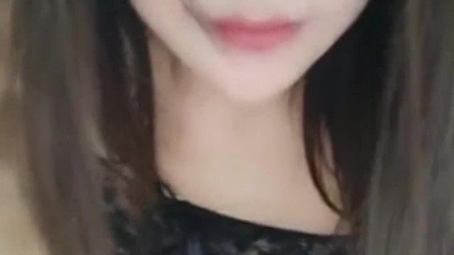 【苏苏跟闺蜜约弟弟】软萌小仙女跟帅小伙啪啪，粉嫩酥胸玲珑身材，帅哥美女做爱真养眼，娇嗔乖巧温柔不输AV