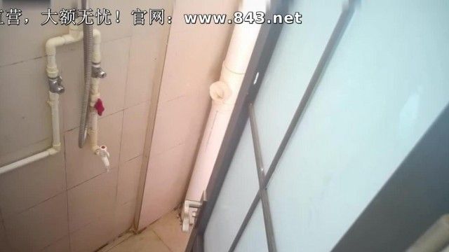 TP寢室三個女孩洗澡一網打盡
