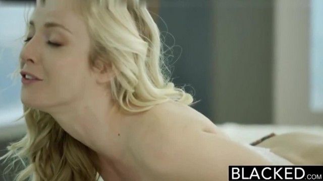 高颜值温柔小姐姐白色丝袜纯纯挡不住硬了要搞穴作品 妹子吞吐起伏逼逼粉嫩啊美臀插入啪啪猛操销魂720P高清
