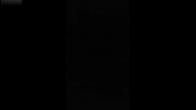 迷美少妇裙子也不用脱一边插一边用手机自拍