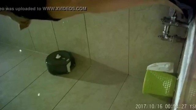 中國內某飯店會所KTV內女廁偷拍偷窺集21，長得還行