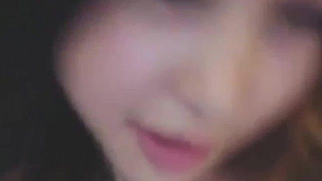 长得像女星莫X蔚的绿播大美女云朵被家境不错的粉丝帅哥重金约炮到酒店开房啪啪