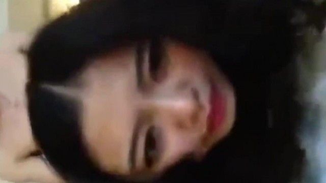 그 소녀는 Guo Biting처럼 보입니다.