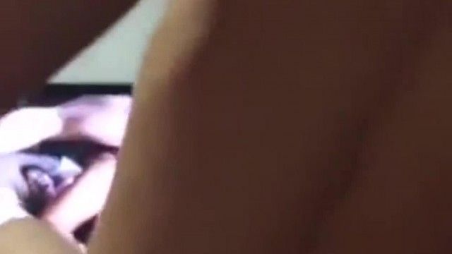 後背位の小さなお尻の貫通