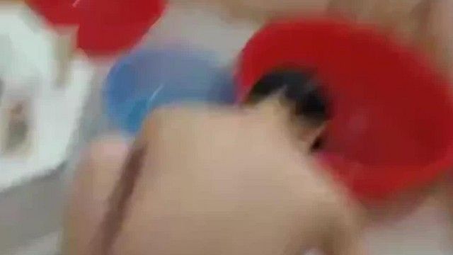 偷拍太罪恶!直接光明正大的拍女友洗澡!!