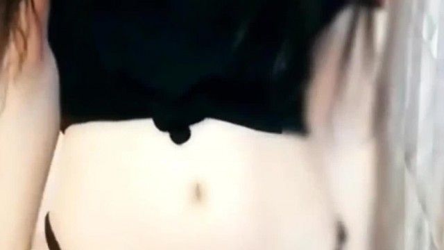 After Yu Jie Fan went into the factory for repairs, her breasts became even harder~ Touching her big pussy and moaning and teasing made her godfather even harder!!