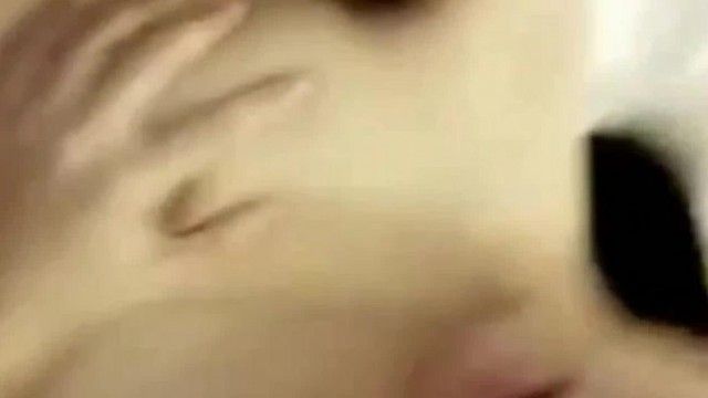 168CM翹臀逼緊的性感大學美女被富二代男友的大雞雞插的淫叫不止,不僅口活棒,下面又緊又敏感!