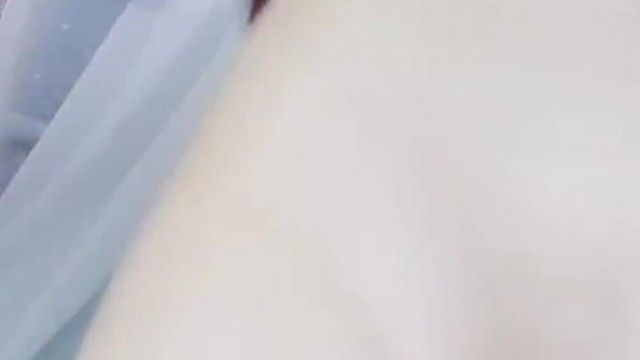 “我穿低一点好不好~”但哥哥们只想要你全部脱光~
