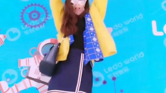主播小泡泡野外露出~塞著跳蛋逛百貨週年慶!!走累了就玩小穴~