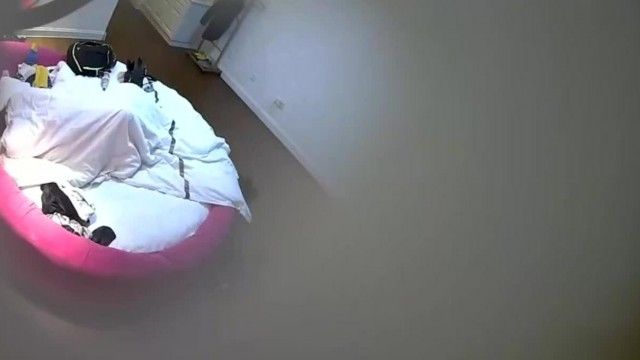 人夫人妻相約偷情~才剛進門就脫光開操!!不知道這一晚他們操了幾炮~