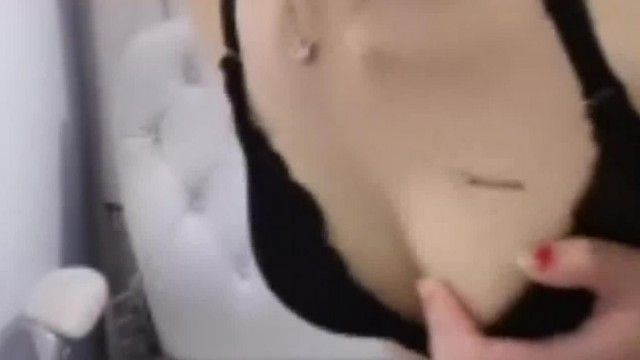 【中国アナ流出】容姿端麗、スタイル抜群の美人女子アナがオナニーとアナル挿入を披露。