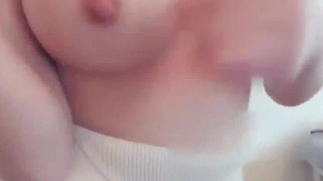 巨大な白翡翠餅～G乳は何も隠さない～大きな乳房が揺れる～頭皮がしびれる～