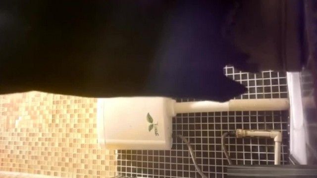 外站最新流出国内云上会所高清系列眼镜妹子看着手机很入迷