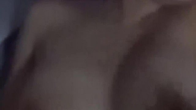 与娇嗔的大奶女友啪啪