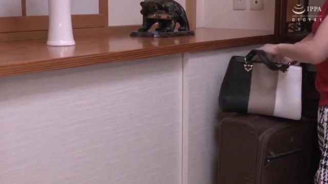 1晚2天 樱井由美被突然来到她身边的妻子的姐姐追上了