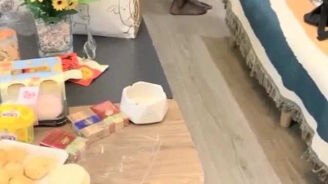 学校最高の美女神シャオ・サギリが海に入り、JKの制服を着たままコンドームなしで潮吹きするまでセックスする