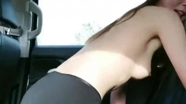 （チュンチュンの妹）道端で一人運転してオナニー