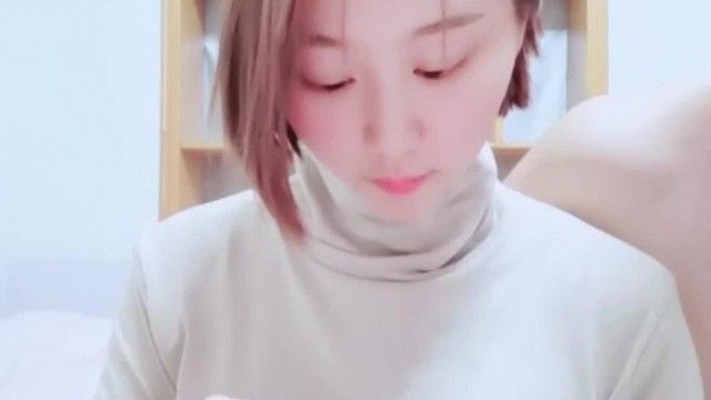 (Sexy Little Pagoda) ショートヘアの巨乳美女