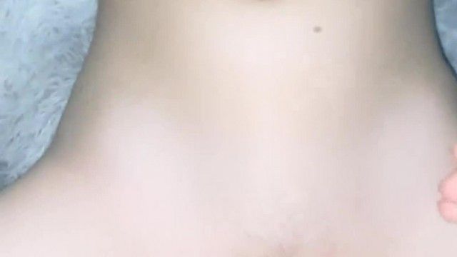 (Sophomore White Tiger Sister) Her whole body is pink and her skin is smooth, being fucked without a condom