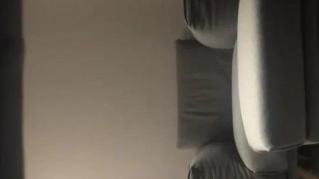 꽃 검색 시리즈 전국 꽃 검색: 긴 다리와 흰색 스커트를 입은 섹시한 젊은 여성