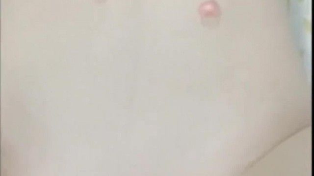 인간의 몸을 가진 어린 소녀와 과일 잔치를 섹스 파트너에게 입으로 주고 콘돔 없이 질내 사정하는 음란한 대화를 담은 인터넷 마이크로필름.