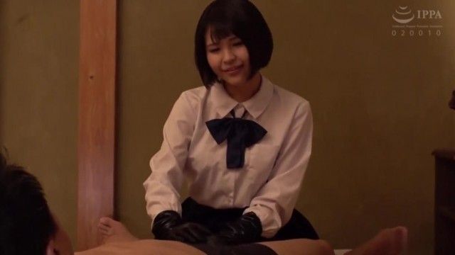 素人男女モニタリング実験でゲッツ！！制服少女×EDリーマンJ●8名に仕事ストレスでインポになってしまったサラリーマンふにゃチンをエナメルグローブ手コキ・パイズリ・足コキ・ベロチュー手コキなどで回春マッサージしてもらったらどうなる！？