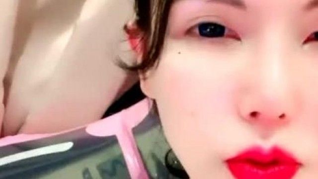 (水母娘娘)红唇大奶美女身材极品