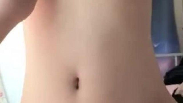 （妹の寂しさ）寮でセックス