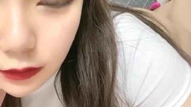 巨乳と潮吹きの美女