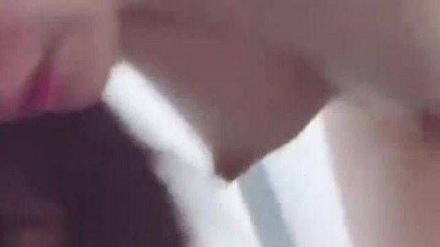 マッサージ師を誘惑する