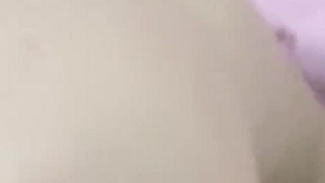 【少人数委員会】白くて柔らかいおっぱいのアンカーがセックスして中出し