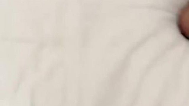 危险姐弟关系，当性欲来敲门~只好先让鸡巴爽！