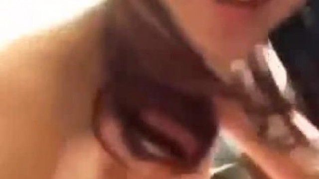 Chinese girl loves to eat chicken~ Selfie sex video with her boyfriend accidentally leaked!! (2)