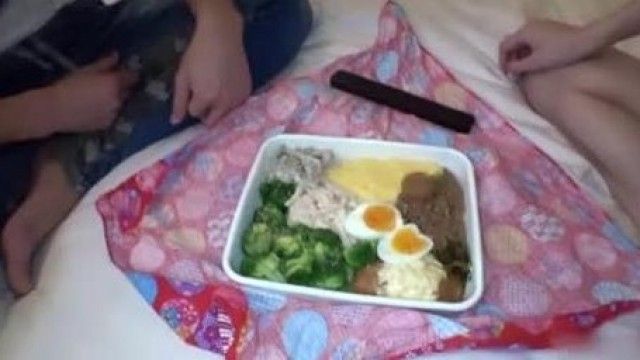 「めっちゃ気持ええ♪」関西のド淫亂ギャル襲來！！大潮吹いて、喘いで、震えて連続絶頂！！関東中の男を食いつくす！？そんな彼女の意外な一面はお弁當持參デートでご奉仕系の大和撫子系女子！？ギャップの高低差ありすぎて耳キーンなるわ系ギャルはこちらですww/AV男優の電話帳/No.007
