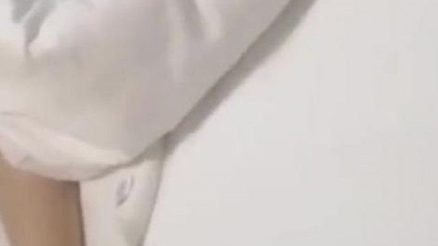 《撩妹达人》在床上狠狠肏中出师范学院大四长发学生妹~ 越做越生火、越有爱!