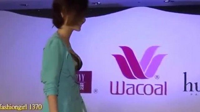 台灣獨立!曾之喬內衣