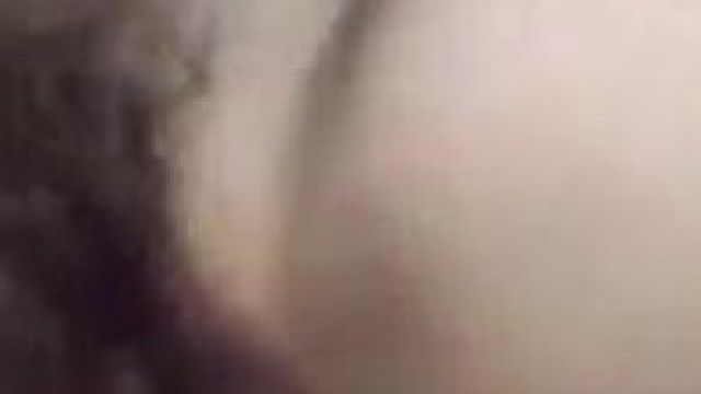 偷情嫂子 哥孩子還在邊上哭