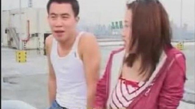 超イケメンが美少女とセックスするとても面白い動画です。