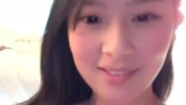 移民美国的拉斯维加斯的河南气质美女（ LA小猫咪）和有钱炮友自拍粉丝互动对白很有趣