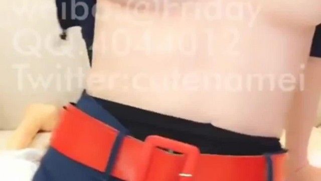推特网红完美身材爆乳女神『完具少女-娜美妖姬』2020-3-22Cos制服女警 用大大的性玩具插的粉嫩小穴水汪汪