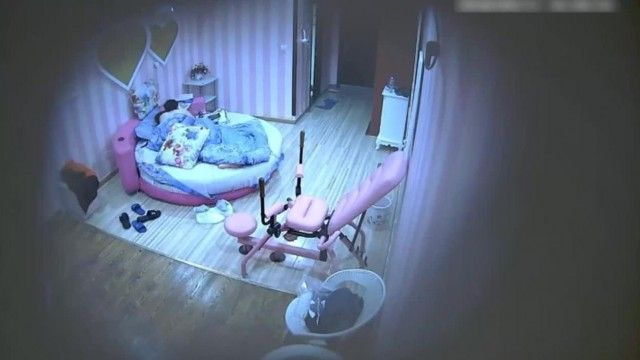 噴血推薦擼管女神推女郎松果兒馬來西亞VIP內部視訊攝影師雞雞都硬了