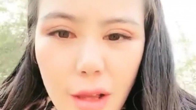 漂亮御姐首播就如此疯狂找两位爷爷户外野战玩的真刺激最后还内射粉穴